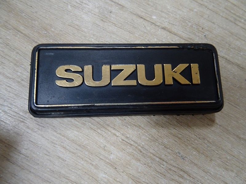 Insigne de coque arrière Suzuki GS 650 E 1981/1983