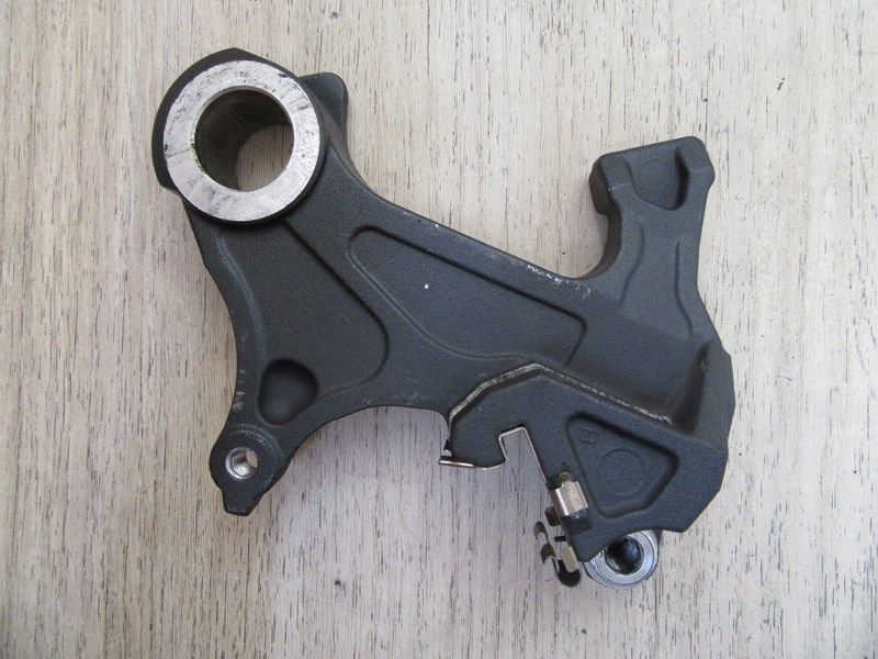 Support d'étrier arrière Suzuki 600 GSR 2006-2010