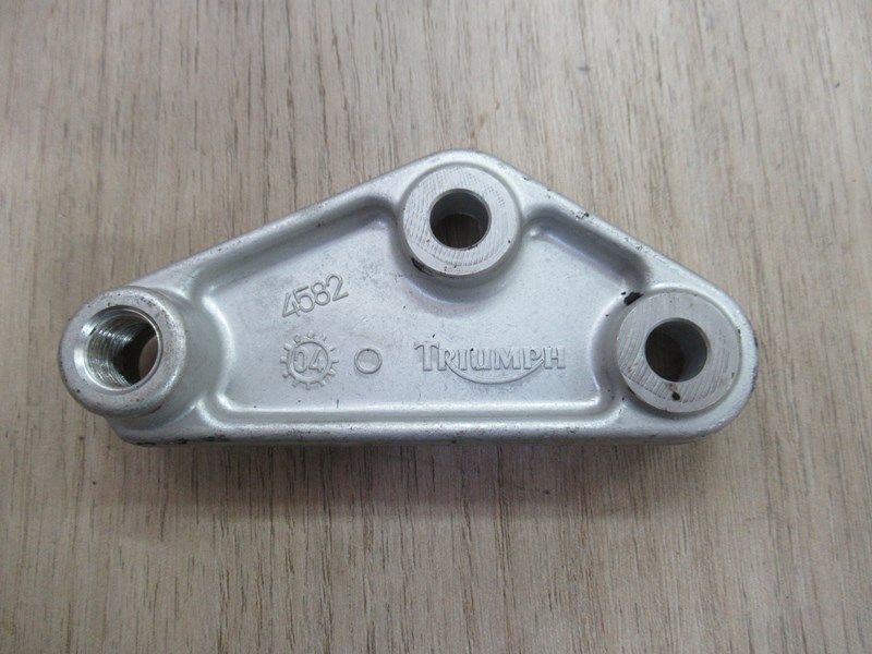 Support moteur Triumph 1050 Speed Triple 2005-2007