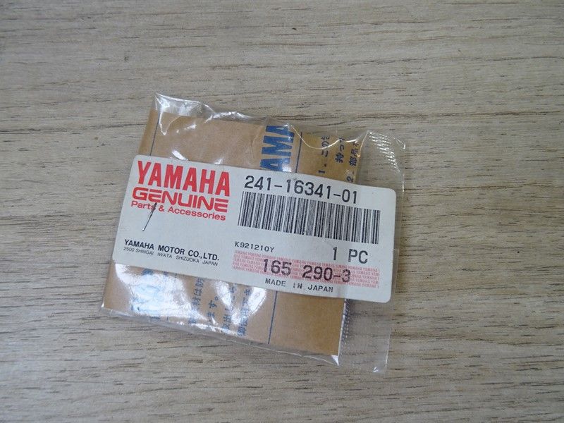 Vis d'embrayage  Yamaha 50 DTR 1988/1996 (241-16341-01)