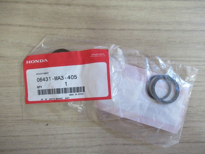 Joint de piston de frein arrière par 2 Honda CB 1000R 08-23, CB X11 00-01